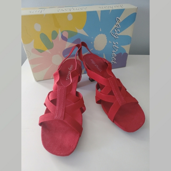 Easy Street Red Strappy Heels New in Box - Picture 1 of 8